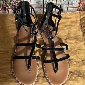 Old Navy 🖤 CUTE BLACK SANDALS 🖤size 7